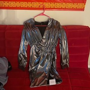 BEAUTIFUL SILVER DRESS FOR ENJOYING LIFE